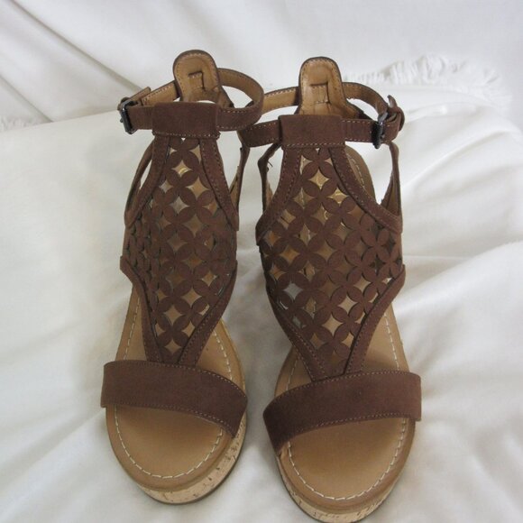 Franco Sarto Cameron Ankle Strap Sandals Wedge Brown Leather Laser Cut Size 6 - Picture 2 of 11